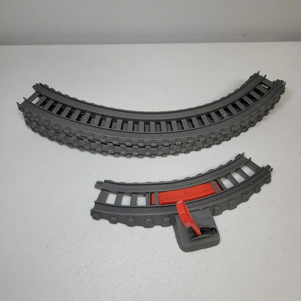 Thomas and Friends TrackMaster Replacement Curved Track with‎ Stop Switch GLK80